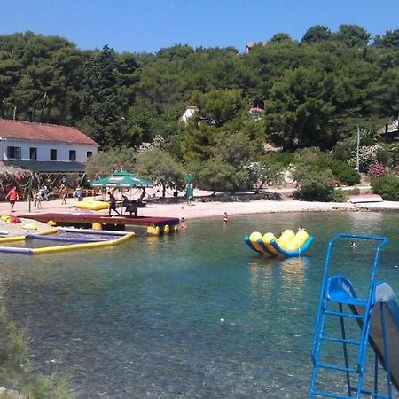Apartments Vlado - 50M From The Sea Rogač Exteriér fotografie