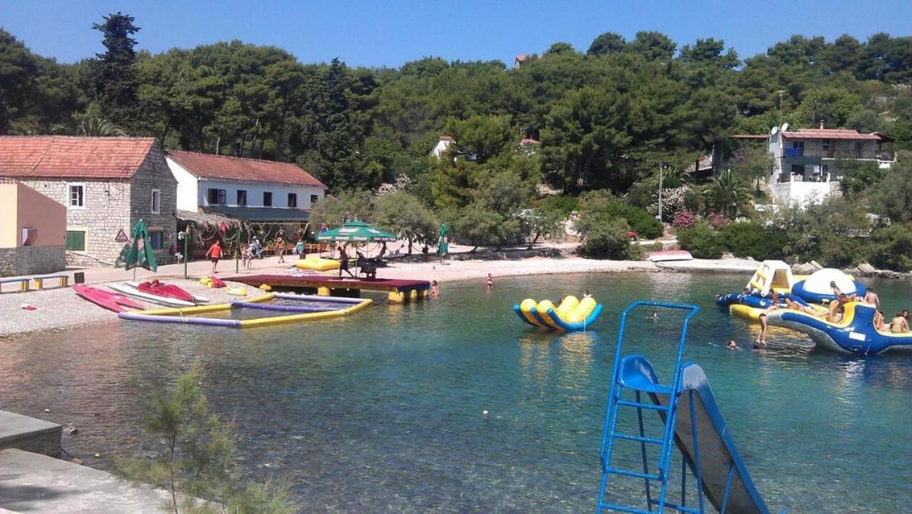 Apartments Vlado - 50M From The Sea Rogač Exteriér fotografie